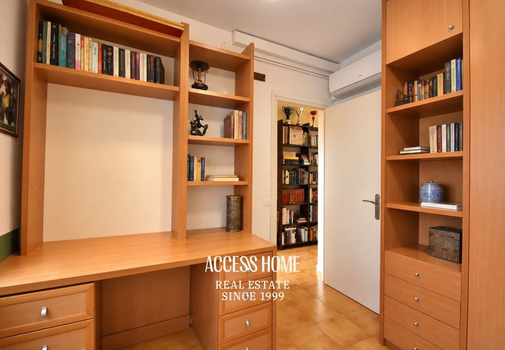 Piso  en venta de 120 m² útiles con 4 habitaciones, balcón, parking y trastero en Barcelona