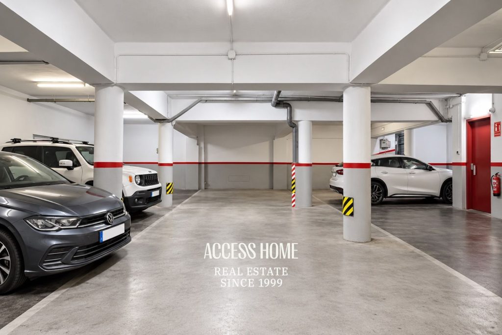 Piso  en venta de 120 m² útiles con 4 habitaciones, balcón, parking y trastero en Barcelona