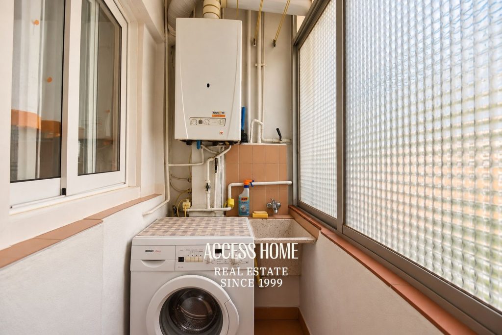 Piso  en venta de 120 m² útiles con 4 habitaciones, balcón, parking y trastero en Barcelona