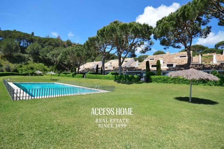 Casa en alquiler en la Urbanización Supermaresme con piscina comunitaria y vistas al mar