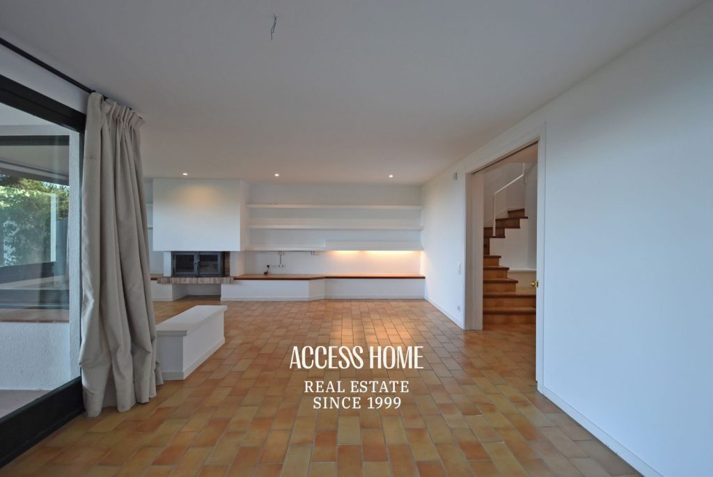 Casa en alquiler en la Urbanización Supermaresme con piscina comunitaria y vistas al mar