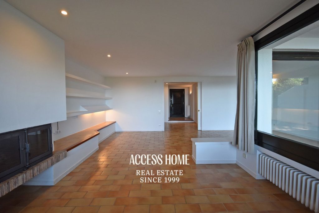 Casa en alquiler en la Urbanización Supermaresme con piscina comunitaria y vistas al mar