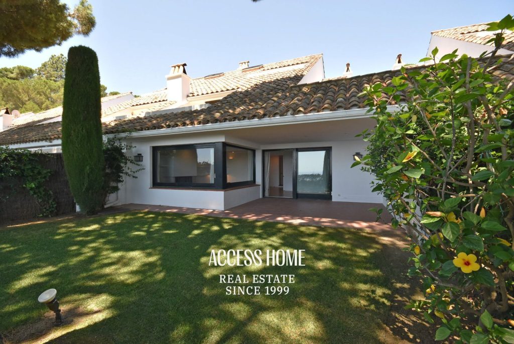 Casa en alquiler en la Urbanización Supermaresme con piscina comunitaria y vistas al mar