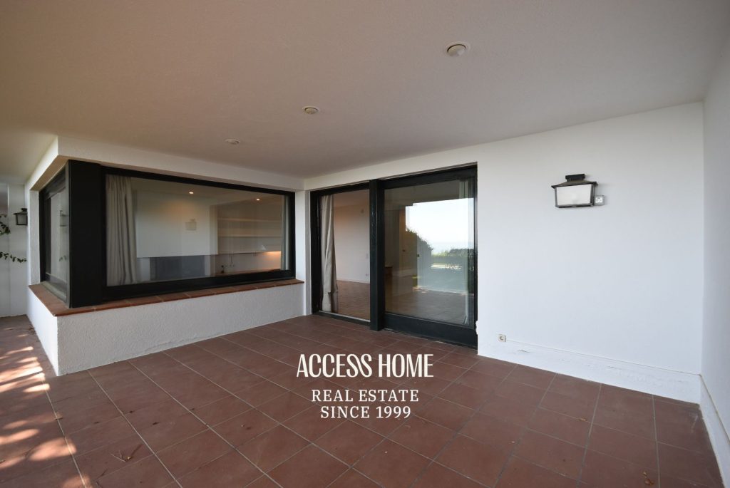 Casa en alquiler en la Urbanización Supermaresme con piscina comunitaria y vistas al mar