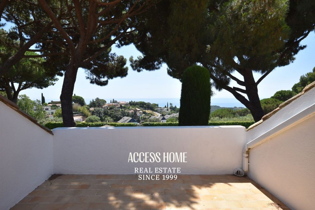 Casa en alquiler en la Urbanización Supermaresme con piscina comunitaria y vistas al mar