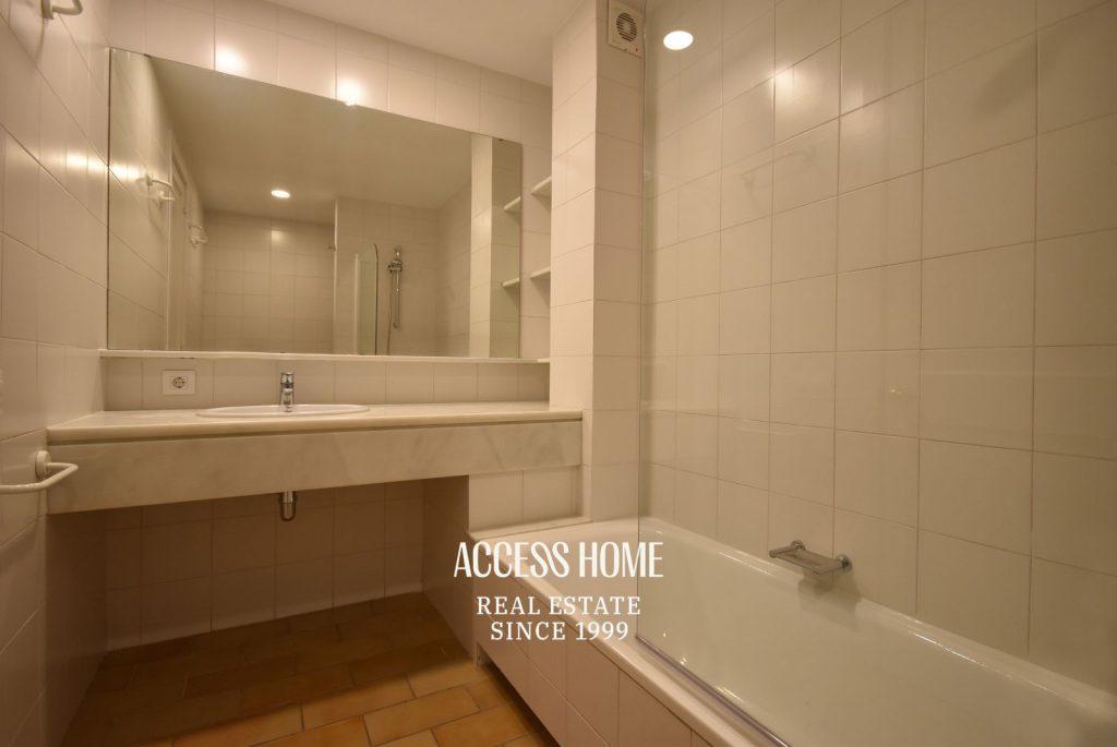 Casa en alquiler en la Urbanización Supermaresme con piscina comunitaria y vistas al mar