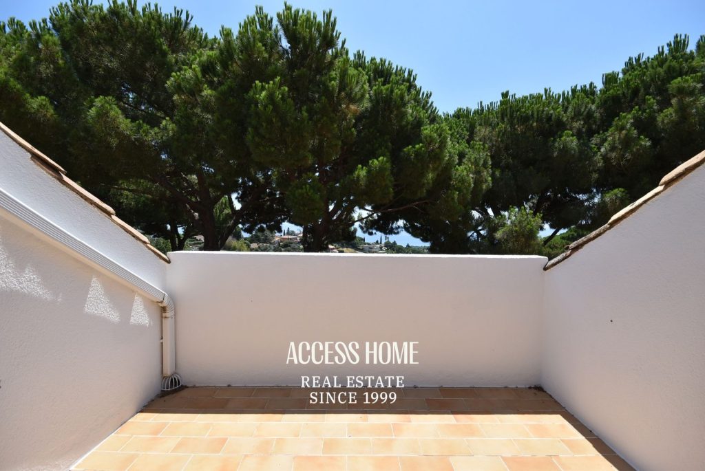 Casa en alquiler en la Urbanización Supermaresme con piscina comunitaria y vistas al mar
