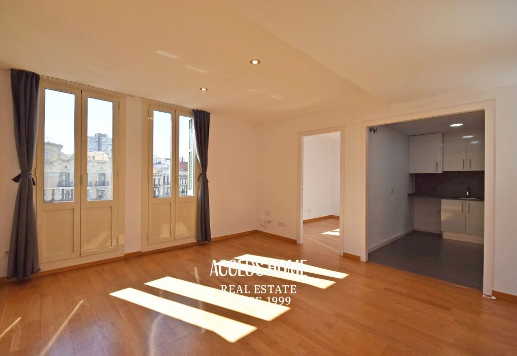 Piso  en venta con balcón y terraza privativa junto a Passeig de Gràcia