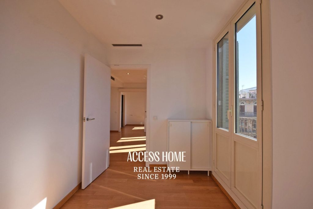 Piso  en venta con balcón y terraza privativa junto a Passeig de Gràcia