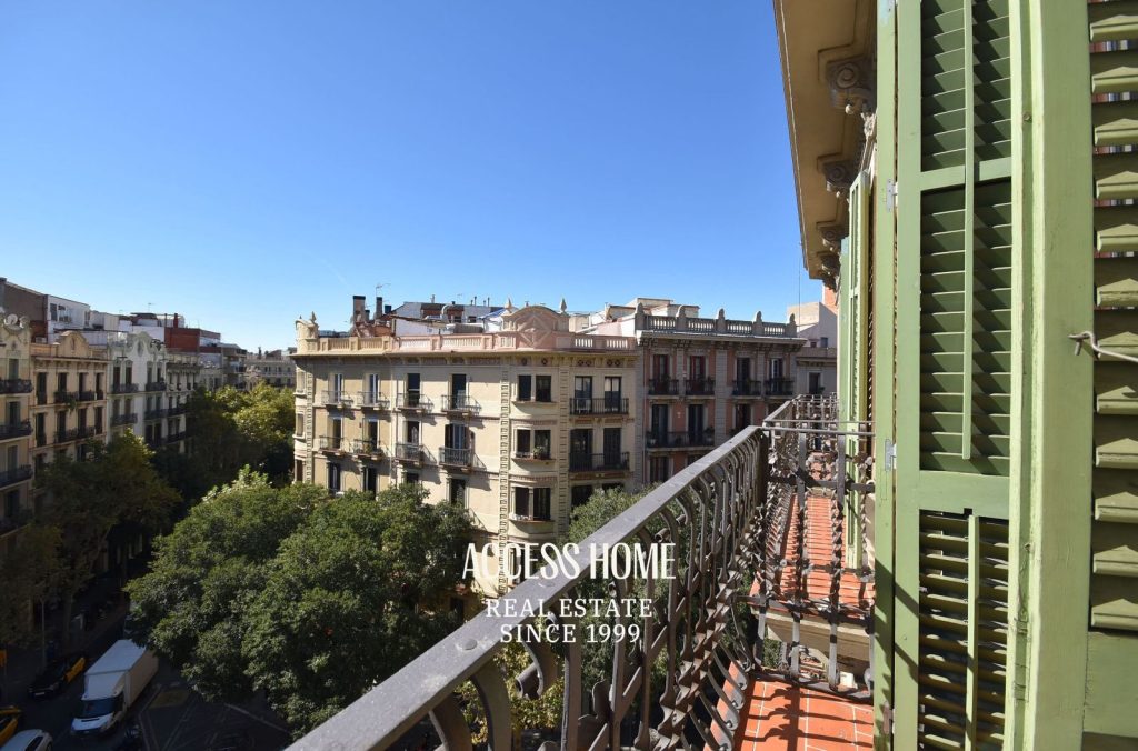 Piso  en venta con balcón y terraza privativa junto a Passeig de Gràcia