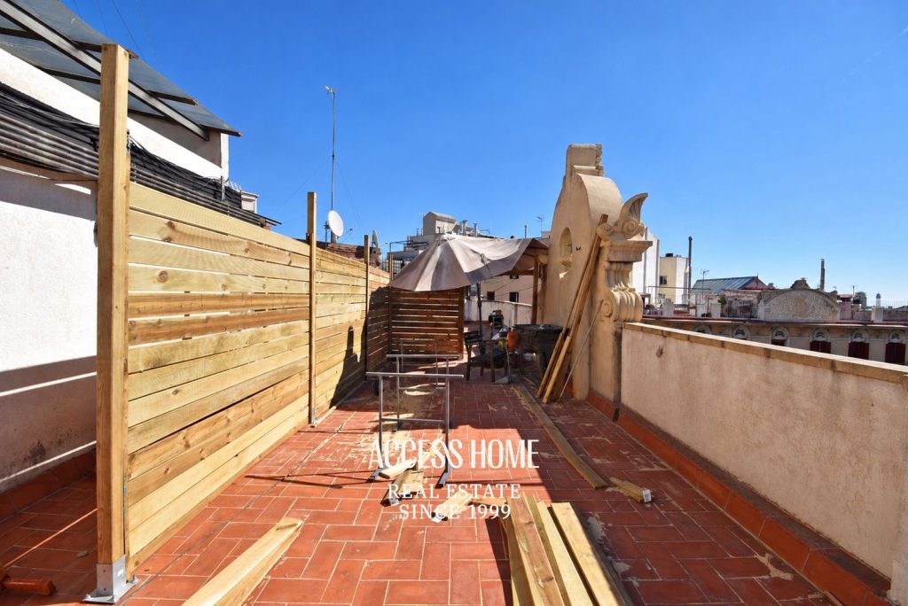 Piso  en venta con balcón y terraza privativa junto a Passeig de Gràcia