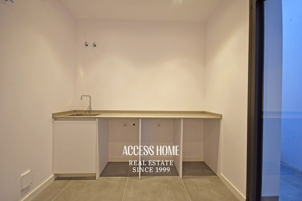 Casa pareada de diseño contemporáneo en alquiler en Tiana con jardín y piscina privada