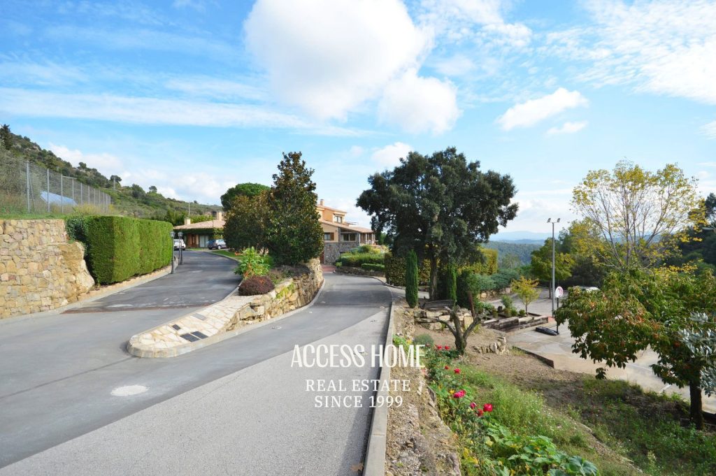 Finca de 61.119m²  con vistas panorámicas, a 35 km de Barcelona, Exclusividad y alto potencial turístico en Sant Feliu de Codines