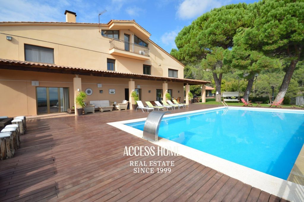 Finca de 61.119m²  con vistas panorámicas, a 35 km de Barcelona, Exclusividad y alto potencial turístico en Sant Feliu de Codines