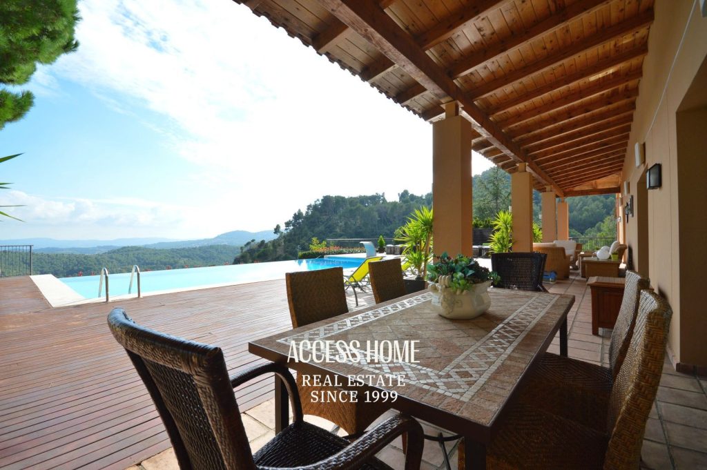 Finca de 61.119m²  con vistas panorámicas, a 35 km de Barcelona, Exclusividad y alto potencial turístico en Sant Feliu de Codines