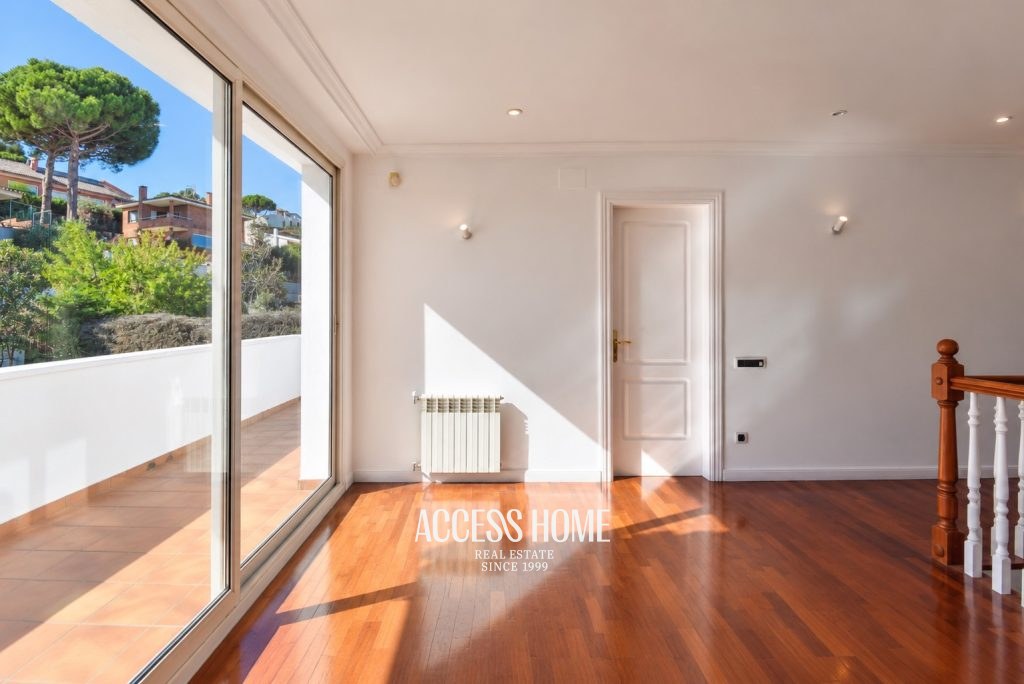 Magnífica casa con jardín y piscina privada en Cabrils