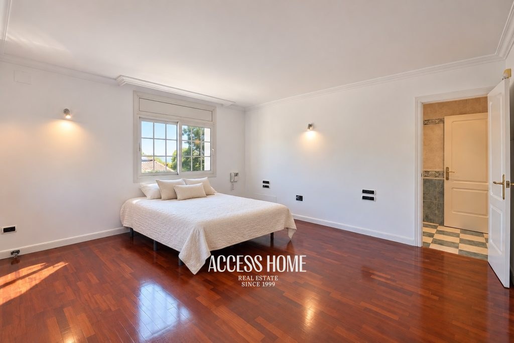 Magnífica casa con jardín y piscina privada en Cabrils