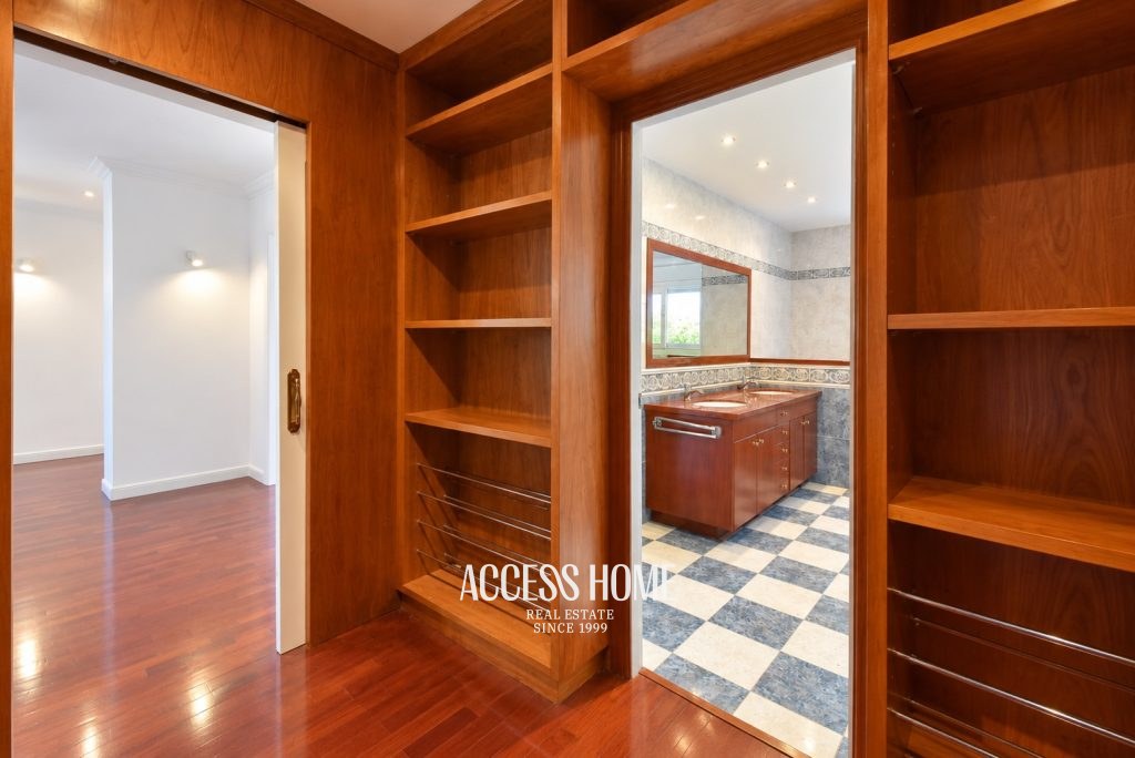 Magnífica casa con jardín y piscina privada en Cabrils