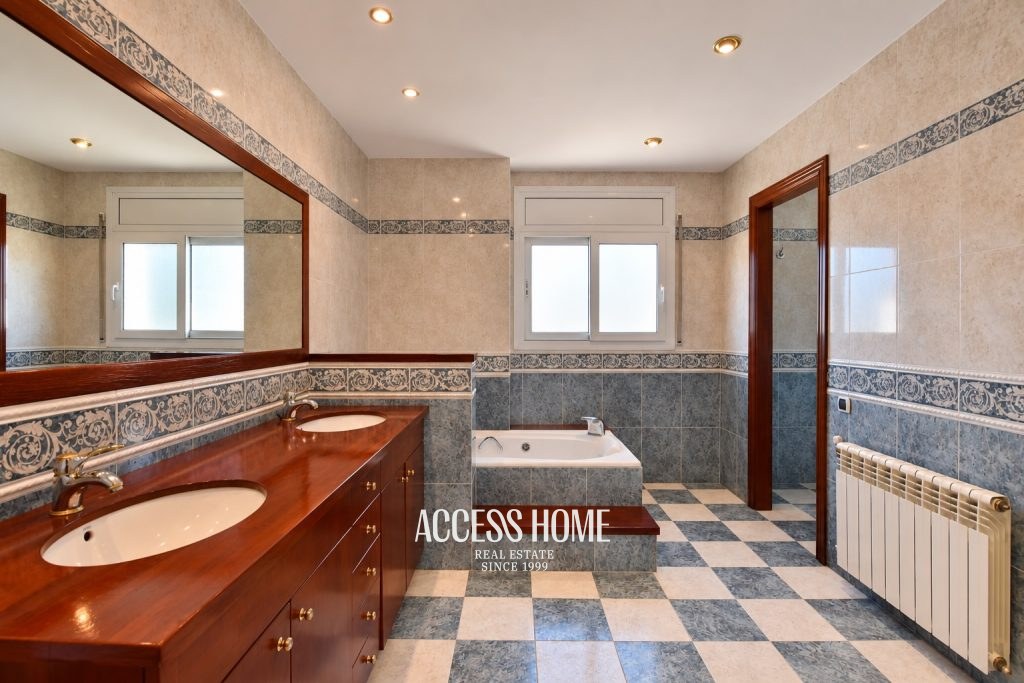 Magnífica casa con jardín y piscina privada en Cabrils
