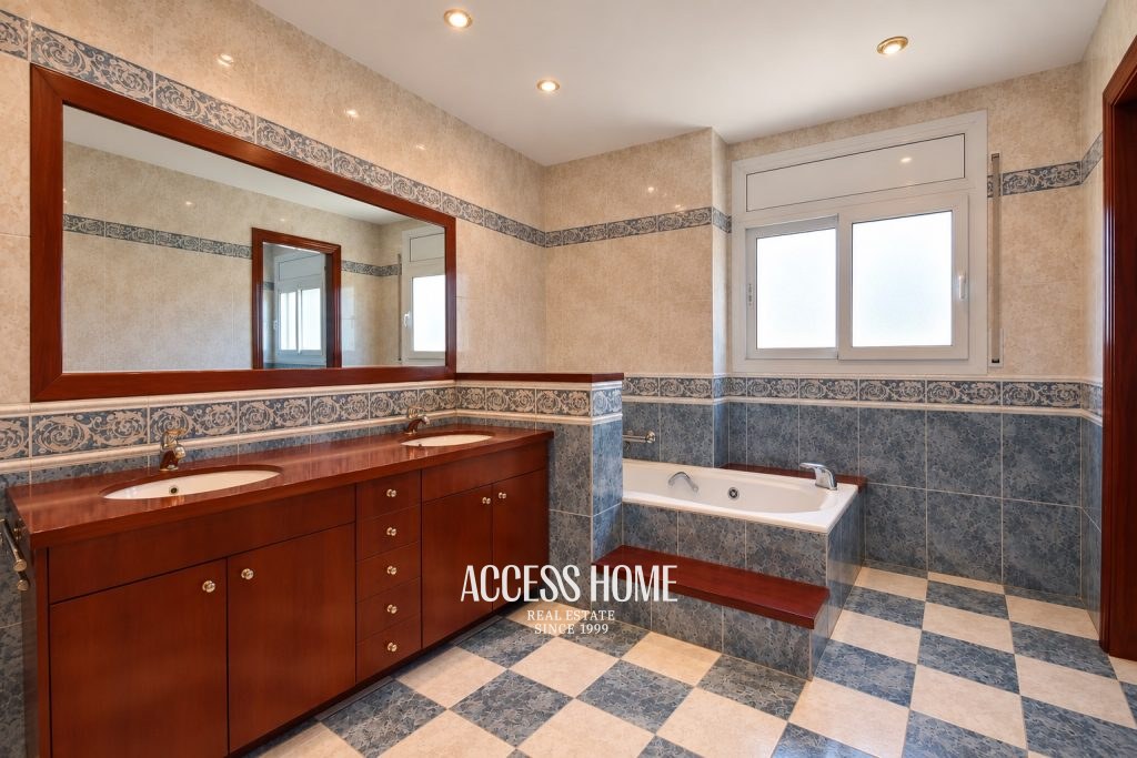 Magnífica casa con jardín y piscina privada en Cabrils