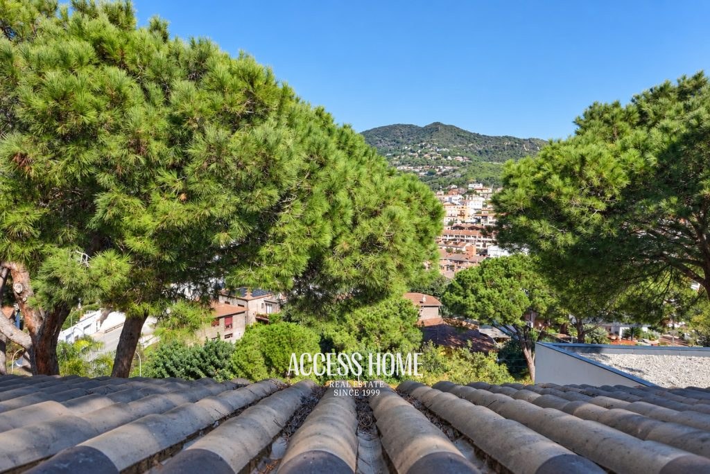 Magnífica casa con jardín y piscina privada en Cabrils