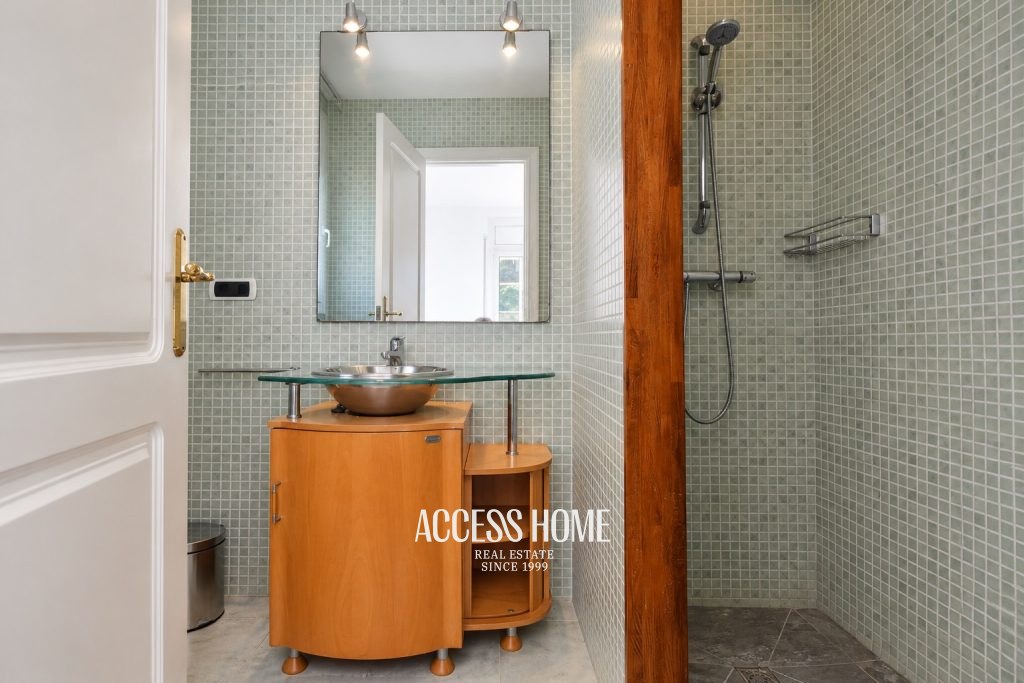 Magnífica casa con jardín y piscina privada en Cabrils