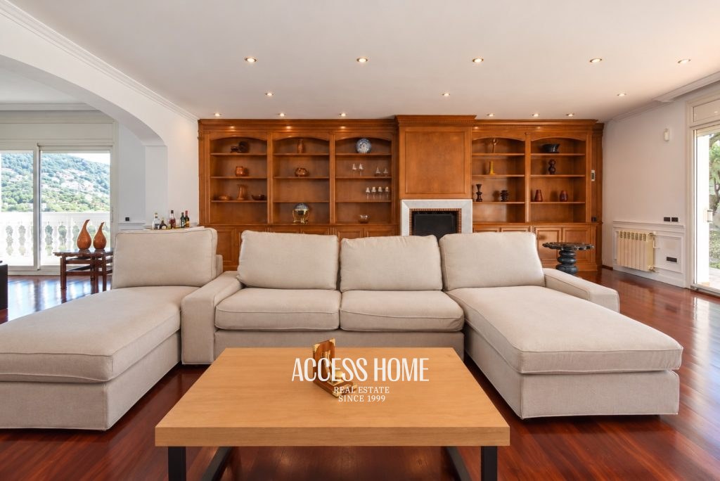 Magnífica casa con jardín y piscina privada en Cabrils