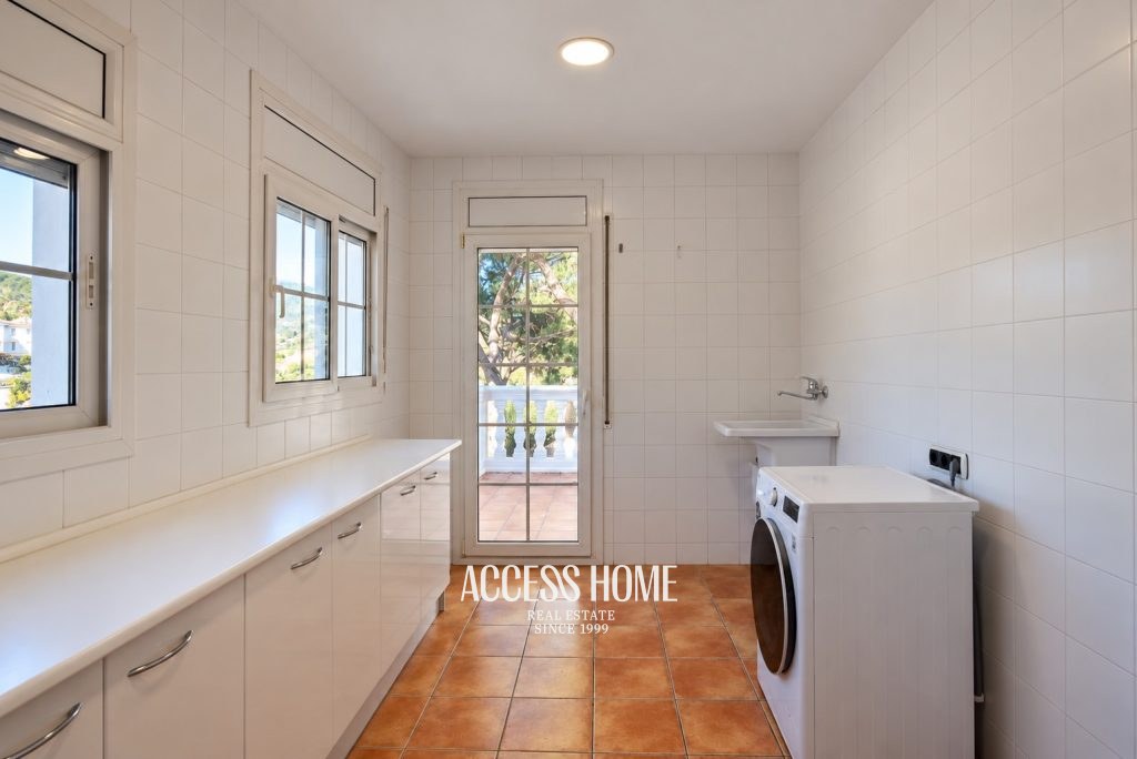 Magnífica casa con jardín y piscina privada en Cabrils
