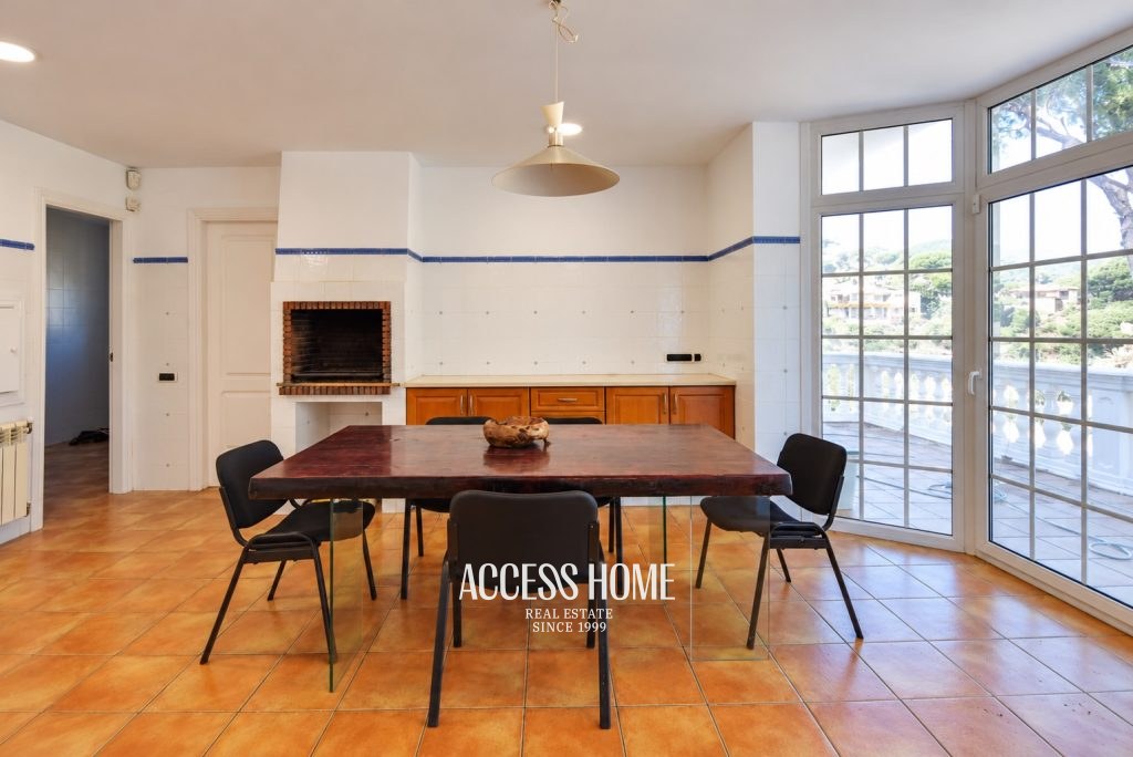 Magnífica casa con jardín y piscina privada en Cabrils
