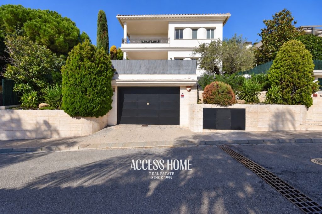 Exclusiva villa de estilo colonial con vistas al mar en Sant Berger