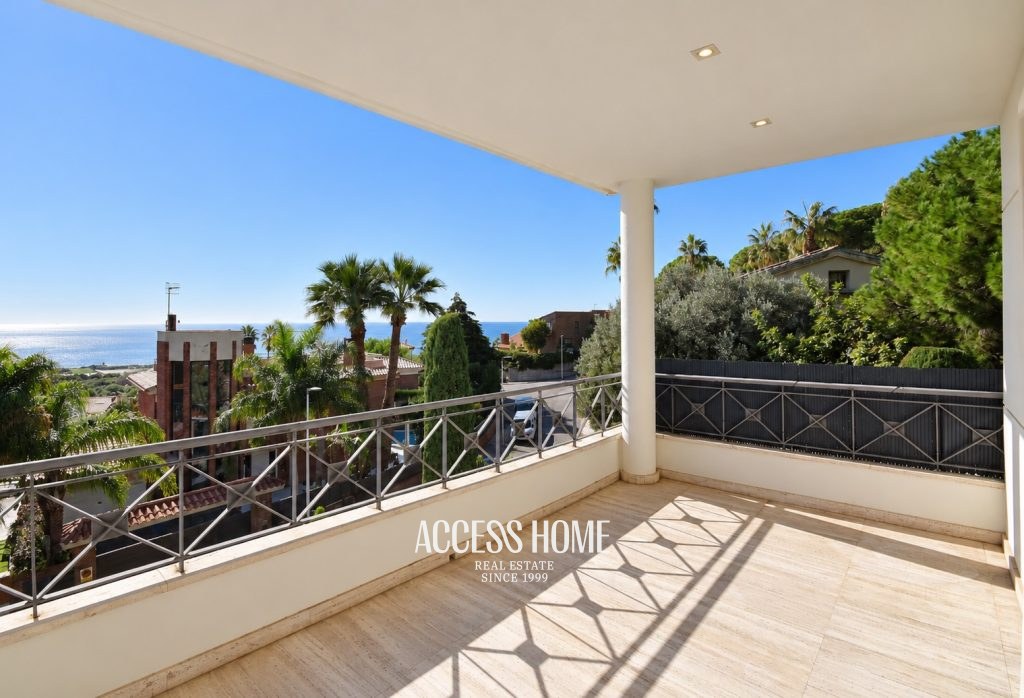 Exclusiva villa de estilo colonial con vistas al mar en Sant Berger