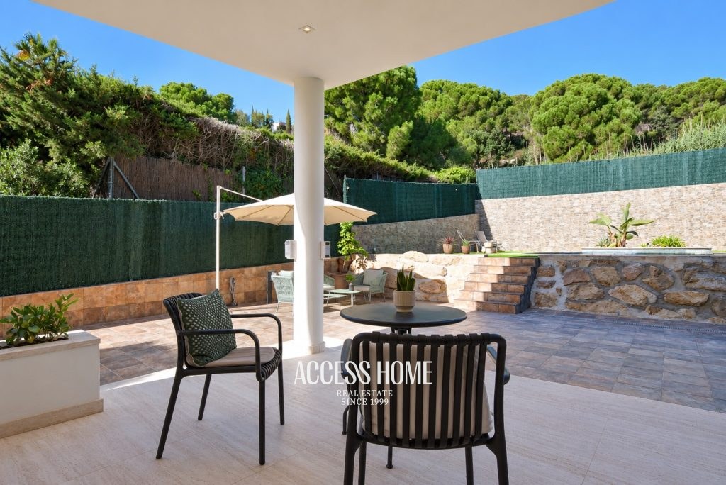 Exclusiva villa de estilo colonial con vistas al mar en Sant Berger