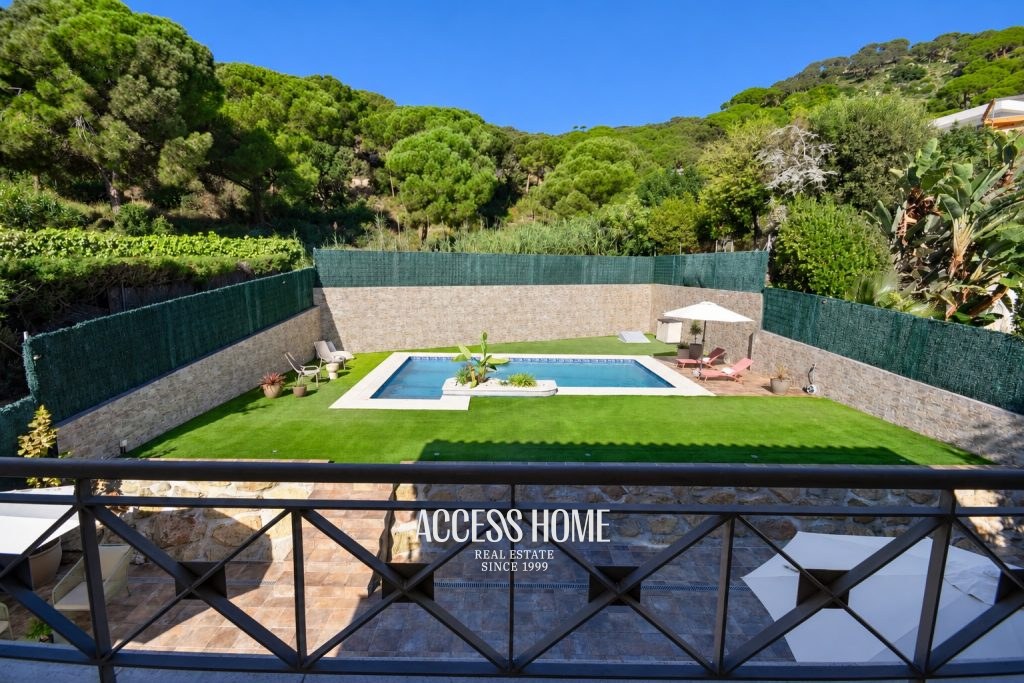 Exclusiva villa de estilo colonial con vistas al mar en Sant Berger