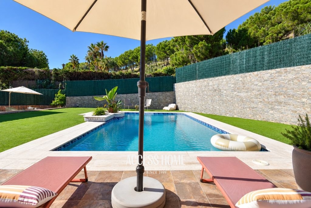 Exclusiva villa de estilo colonial con vistas al mar en Sant Berger
