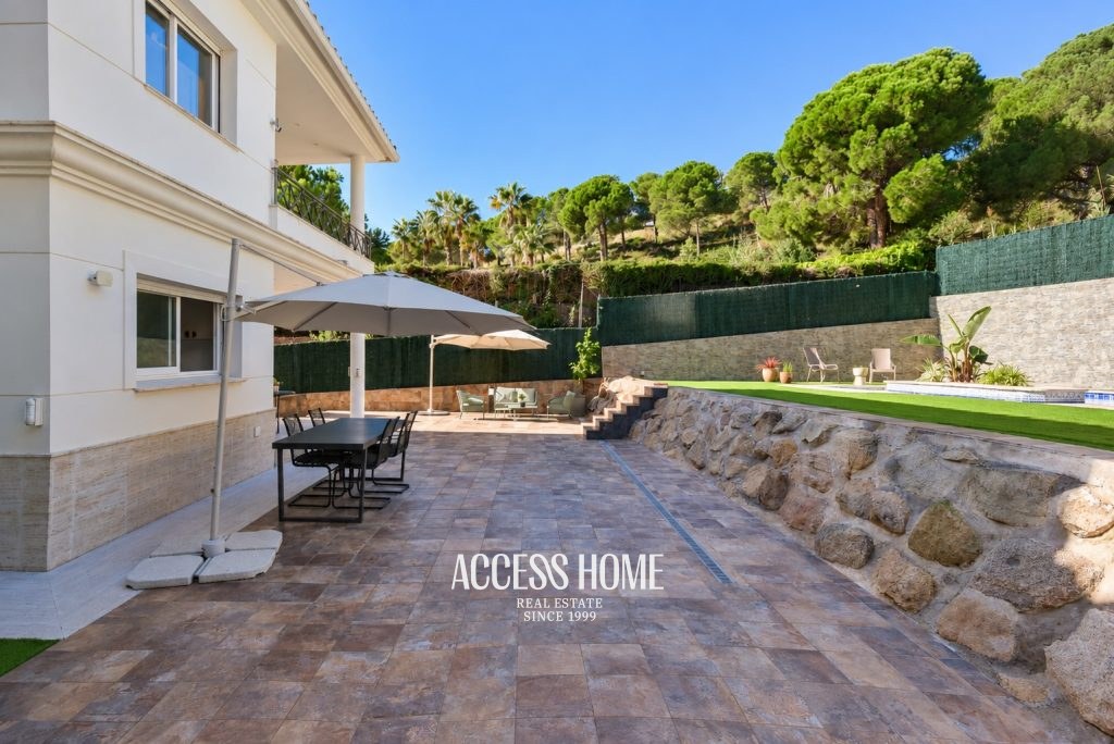 Exclusiva villa de estilo colonial con vistas al mar en Sant Berger