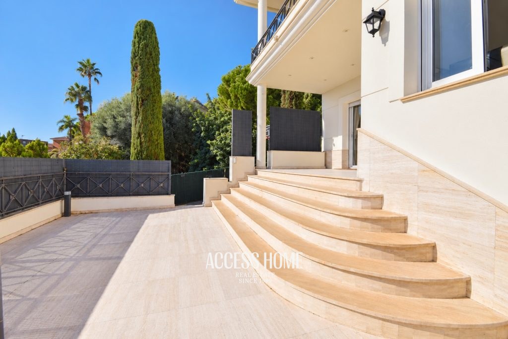 Exclusiva villa de estilo colonial con vistas al mar en Sant Berger