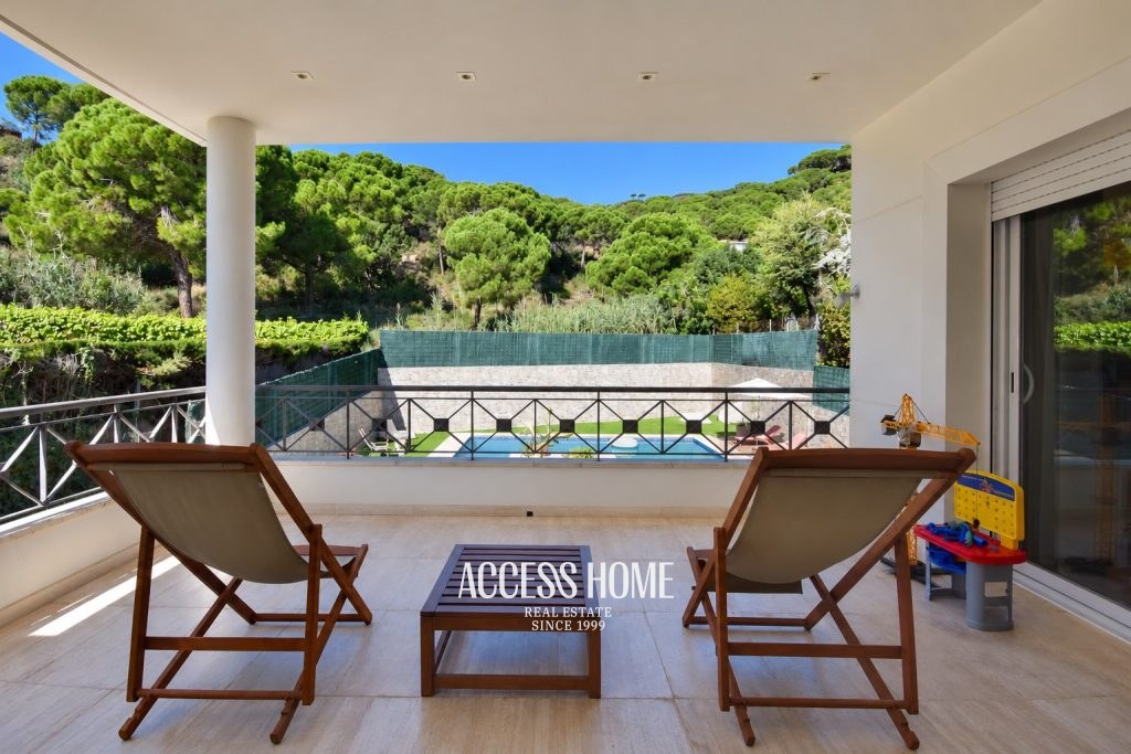 Exclusiva villa de estilo colonial con vistas al mar en Sant Berger